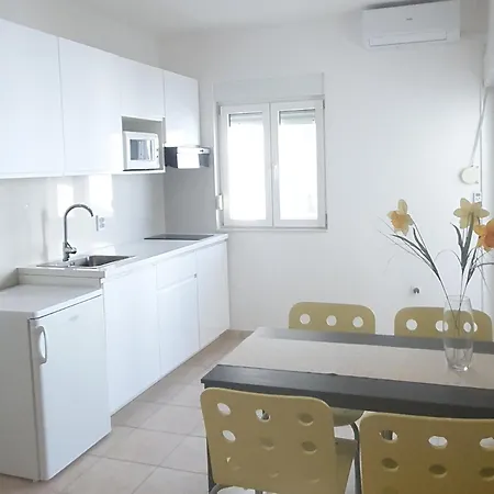 Apartament - Pine Diklo *