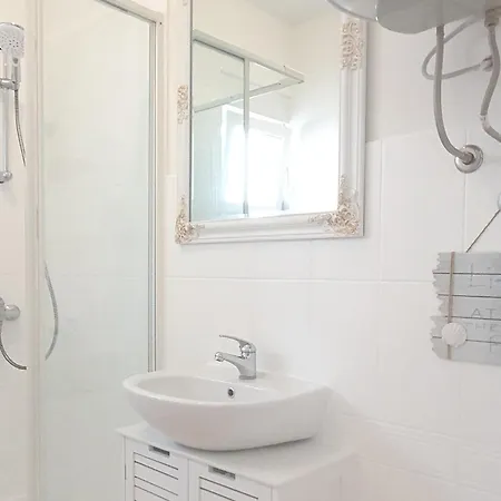Apartament - Pine Diklo *