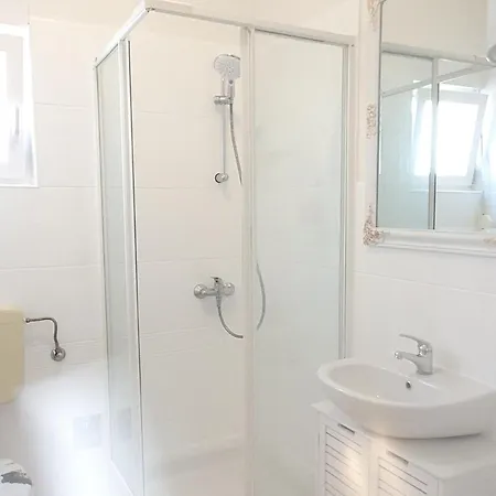 Apartament - Pine Diklo