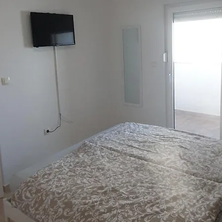 - Pine Diklo * Задар