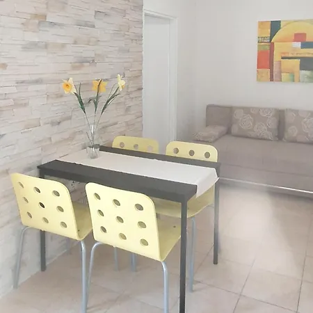 - Pine Diklo Apartment Zadar