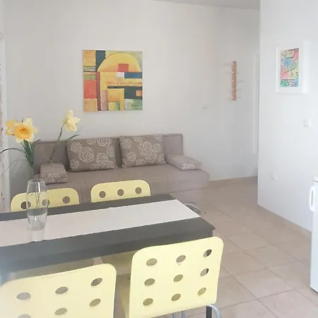 - Pine Diklo Apartment