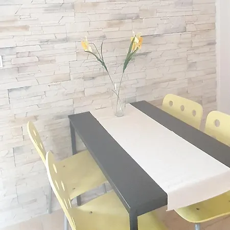 - Pine Diklo Apartment Zadar