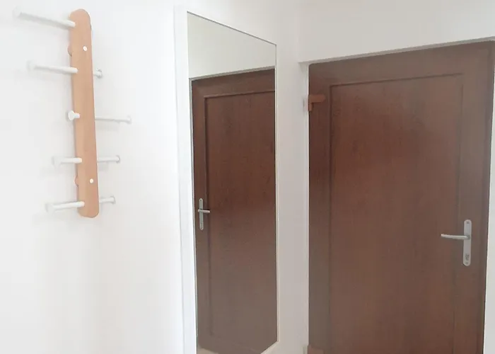 - Pine Diklo * Ζαντάρ